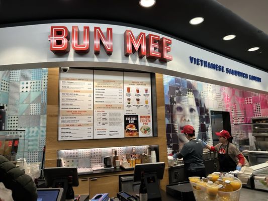 Bun Mee by null