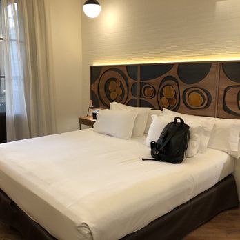 H10 Metropolitan - Room 414 (with terrace) - Hotels Near Me - Barcelona, B