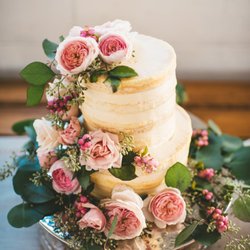 Lisa Dupar Catering - Custom wedding cakes