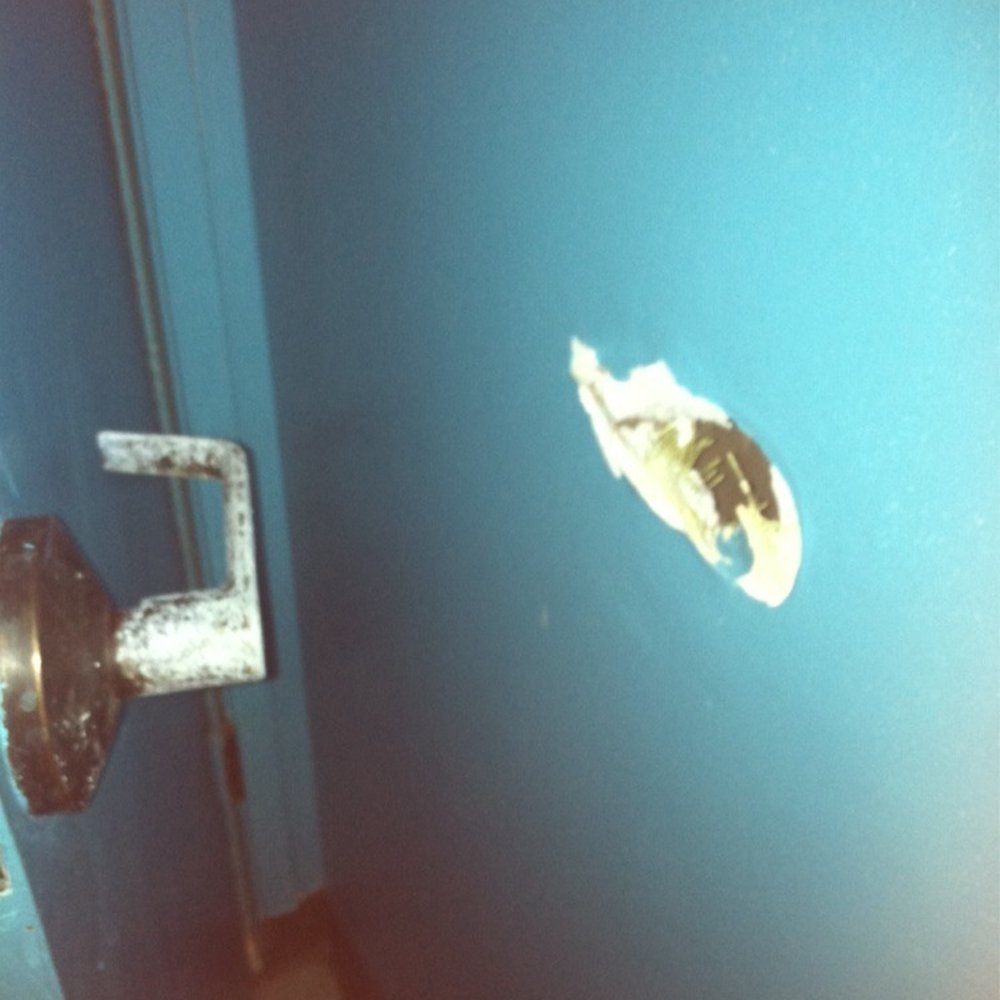 Calafia Inn - Broken wall in the bathroom - Hotels Near Me - San Clemente, California Calafia Inn - Broken wall in the bathroom - Hotels Near Me - San Clemente, California