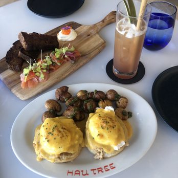 Hau Tree - Smoked salmon and crab benedict - Seafood Near Me - Honolulu, Hawaii Hau Tree - Smoked salmon and crab benedict - Seafood Near Me - Honolulu, Hawaii