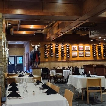 Fogao Gaucho - Dining area - Brazilian Near Me - Bloomington, Minnesota