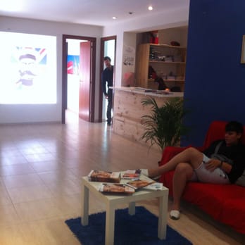 Idiomas247 - Sala de espera - Language Schools Near Me - Barcelona, B Idiomas247 - Sala de espera - Language Schools Near Me - Barcelona, B