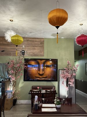 LOTUS BISTRO by null