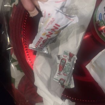 In-N-Out Burger - Sticky ketchup - Burgers Near Me - Torrance, California In-N-Out Burger - Sticky ketchup - Burgers Near Me - Torrance, California
