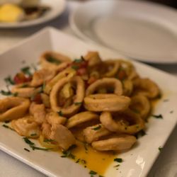 Fried calamari with cherry peppers in a spicy sauce 1