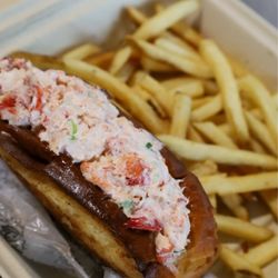 Lobster Roll @tiffhuangry
