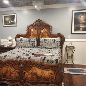 McMillan Inn - The Calhoun Square room was amazing! Every ammenty you will need. Wish we would have stayed longer. - Bed & Breakfast Near Me - Savannah, Georgia