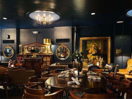 TAILLEUR RESTAURANT by null