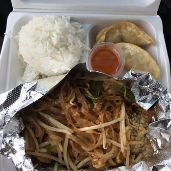 Surin Thai - TOFU Pad Thai lunch special with jasmine rice and delicious potstickers. - Thai Near Me - Banning, California