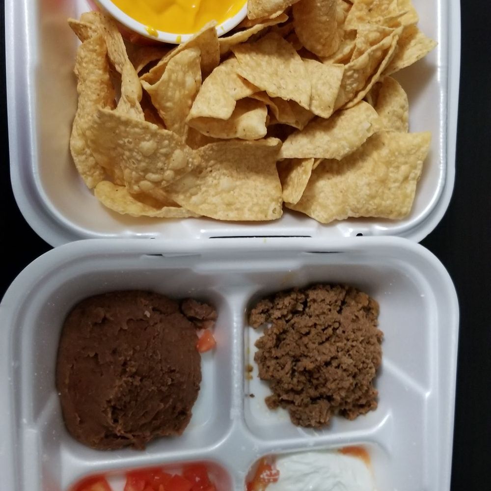 Super Nachos, everything is packed up separately Super Nachos, everything is packed up separately