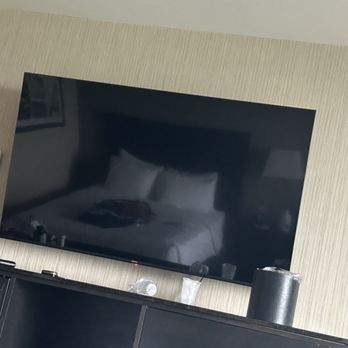 Grand Resort Hotel - Huge TV - Hotels Near Me - Mount Laurel Township, New Jersey