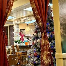 Tasty Thai Restaurant - Inside