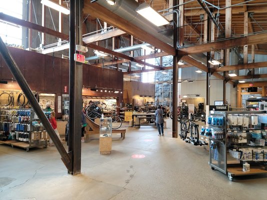 REI Updated December 2024 60 Photos 101 Reviews 750 W American