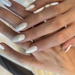 Chrome nails