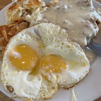 Jongewaard's Bake n Broil - Chicken Fried Steak w sunny side eggs and regular hash browns - American Near Me - Long Beach, California