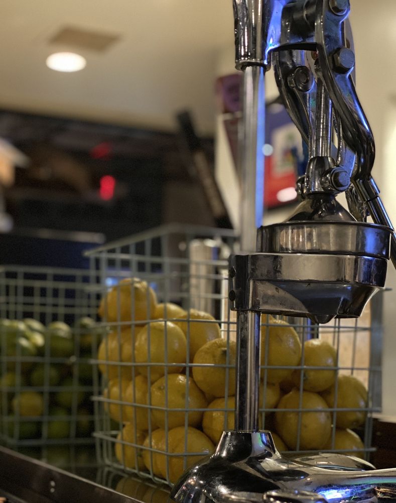 Zeke's Kitchen & Bar
