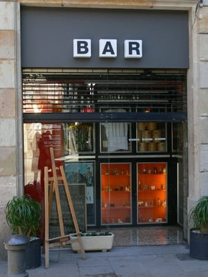 Dos Palillos by null