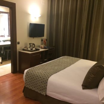Hotel Catalonia Born - Love the room, location and service! Alex at front desk is gap helpful and nice! - Hotels Near Me - Barcelona, B
