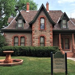 Avery House
