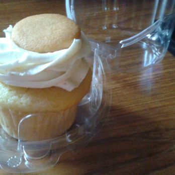 Abby Girl Sweets - Deliciously moist banana pudding cupcake - Cupcakes Near Me - Cincinnati, Ohio Abby Girl Sweets - Deliciously moist banana pudding cupcake - Cupcakes Near Me - Cincinnati, Ohio