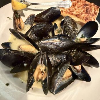 The Mill Street Grill - Steamed Mussels - American Near Me - Staunton, Virginia