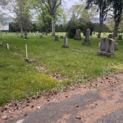 Idlewild Cemetery - Have never seen this cemetery look this poor, do we not have a groundskeeper