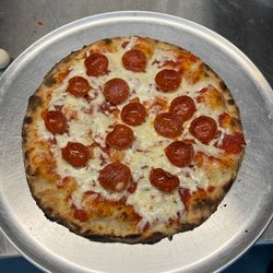 The Gridiron Pub - Medium pepperoni pizza - love those pepperoni