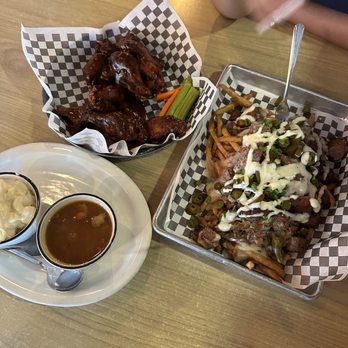 Jasper's Barbeque - Wings/brisket fries/ baked beans / Mac n cheese - Barbeque Near Me - Big Bear Lake, California