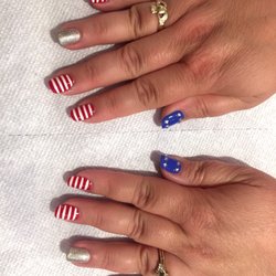 Dazzling Nails - Getting in the spirit! 4th of July nails
