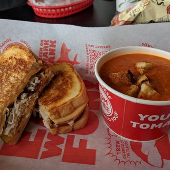 Tom & Chee - Flying Cow Full and a Creamy Tomato Soup - American Near Me - Oklahoma City, Oklahoma Tom & Chee - Flying Cow Full and a Creamy Tomato Soup - American Near Me - Oklahoma City, Oklahoma