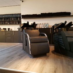 Jason Marmann Hair & Color Specialist - Wash corner