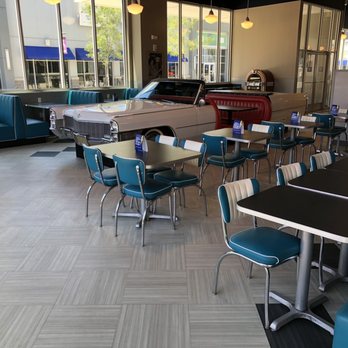 Gladys' Diner - ables and chairs in a restaurant - Diners Near Me - Memphis, Tennessee Gladys' Diner - ables and chairs in a restaurant - Diners Near Me - Memphis, Tennessee