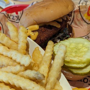 Dave's Hot Chicken - Overall above average fast food meal - Chicken Shop Near Me - Plano, Texas