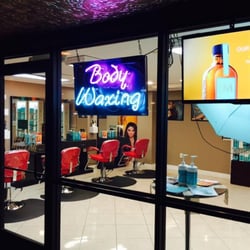 Carmen And Santos Salon - Cutting area