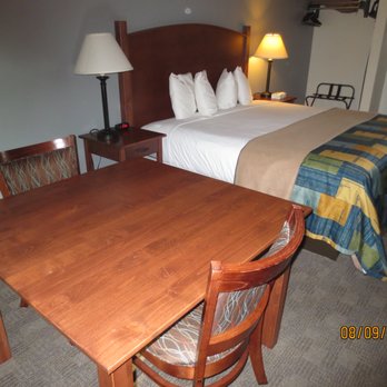 Westcliff Lodge - classic interior room - Hotels Near Me - Hood River, Oregon Westcliff Lodge - classic interior room - Hotels Near Me - Hood River, Oregon