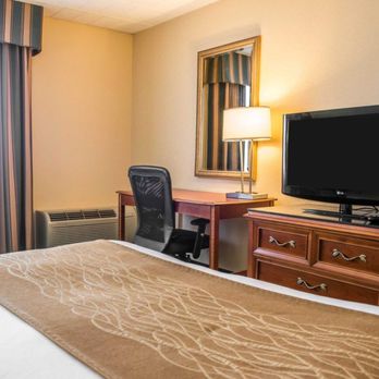 Comfort Inn Suites 28 Photos 29 Reviews Hotels 180 Gamma