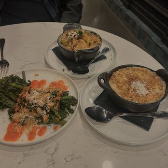 The Ranch - Smoked bacon mac & cheese Mashed potatoes Broccolini - Lounges Near Me - Visalia, California The Ranch - Smoked bacon mac & cheese Mashed potatoes Broccolini - Lounges Near Me - Visalia, California