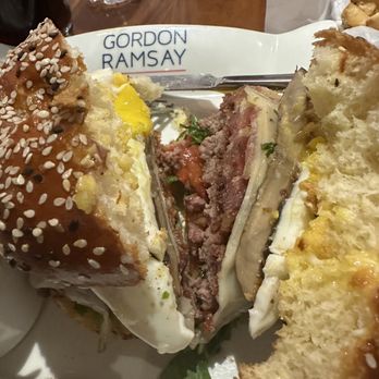 Gordon Ramsay Burger Las Vegas - The celebration burger - Burgers Near Me - Las Vegas, Nevada