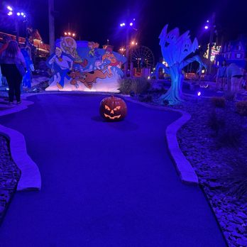 Scooby Doo Mystery Putt - Mini Golf Near Me - Pigeon Forge, Tennessee Scooby Doo Mystery Putt - Mini Golf Near Me - Pigeon Forge, Tennessee