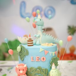 dinosaur cake