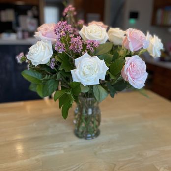 Bethany Florist And Gift Shop - Florists Near Me - Bethany, Connecticut