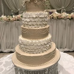 Irresistible Cakes - Wedding cake from irresistible cakes