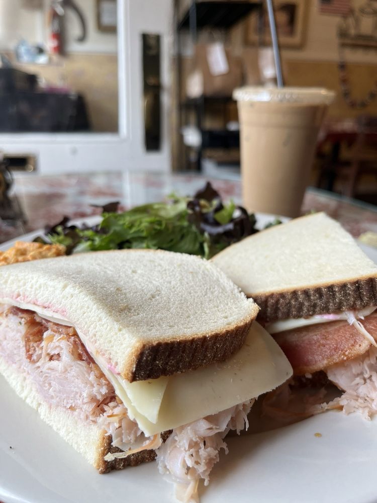 THE ROLLING PIN CAFE TEMP. CLOSED Updated August 2024 171 Photos