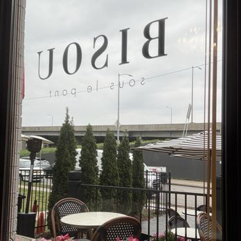 Bisou - looking outside - Coffee & Tea Near Me - Kansas City, Missouri