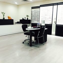 Amwell Eye Care - Reception area
