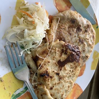 Pupusatime - Chicken and mix Pupusas - Salvadoran Near Me - Hollywood, Florida