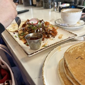 Madres Brunch - Breakfast & Brunch Near Me - Whittier, California