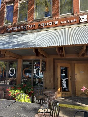 Washington Square Bar & Grill by null