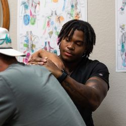 AFC Physical Medicine & Chiropractic - Mesa - Our staff working on treatment with patient
AFC
Chiro
Chiropractic
Mesa
